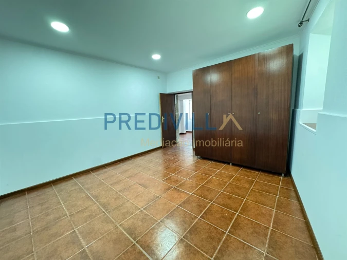 Moradia T2 para Arrendamento em Vilar e Mosteiró Foto 13