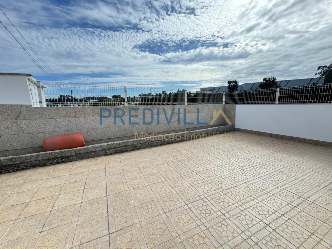 Moradia T2 para Arrendamento em Vilar e Mosteiró Foto 3
