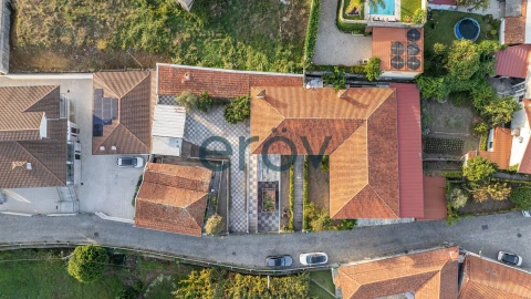 Moradia T4 para Venda em Moreira de Conegos