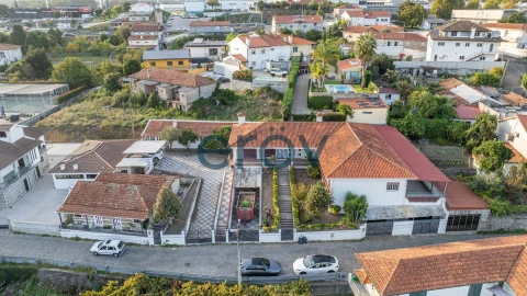 Moradia T4 para Venda em Moreira de Conegos
