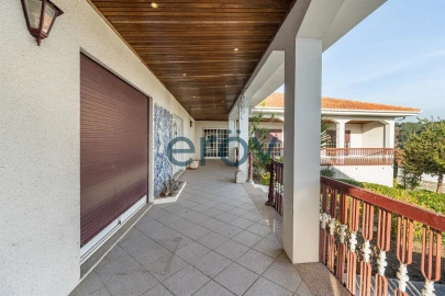 Moradia T4 para Venda em Moreira de Conegos