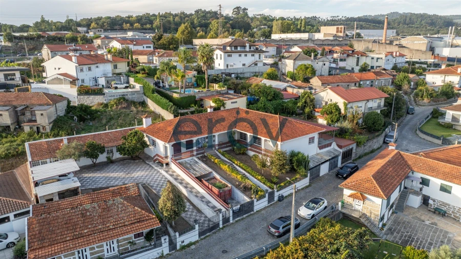 Moradia T4 para Venda em Moreira de Conegos Foto 5