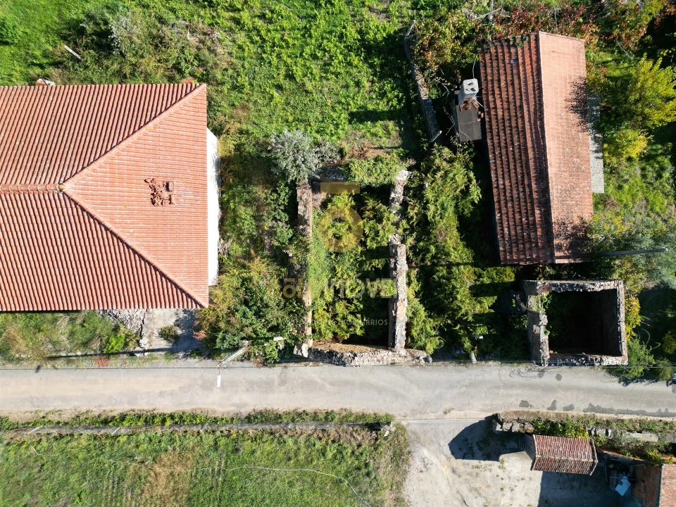 Moradia T0 para Venda em Santa Maria de Sardoura Foto 3