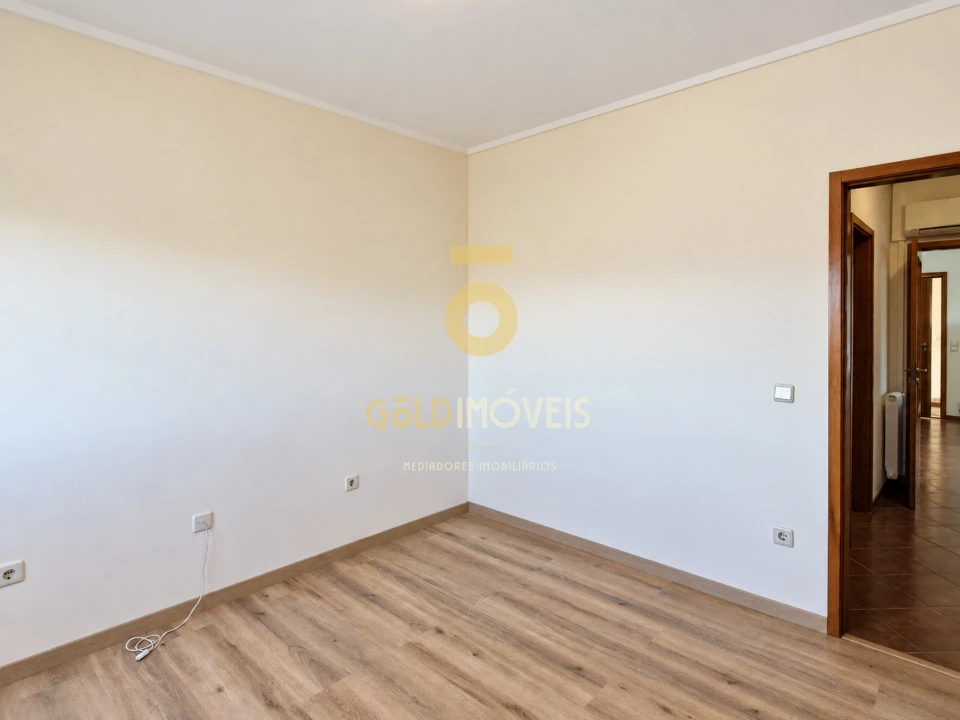 Apartamento T2 para Venda em Meixomil Foto 15