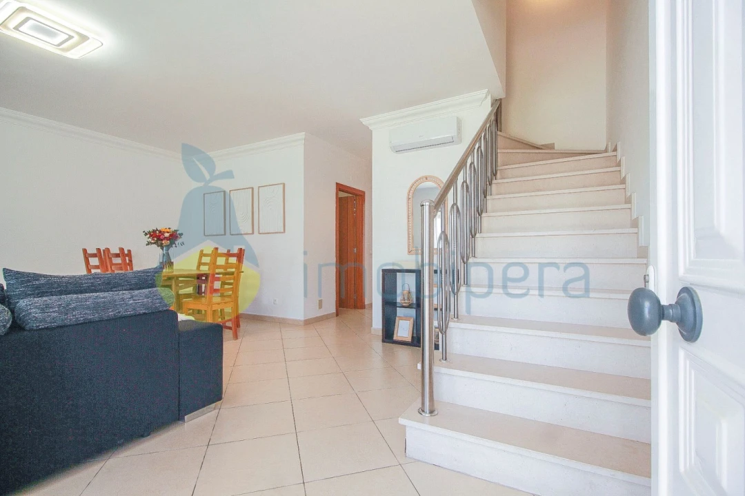 Moradia T3 para Venda em Ferreiras Foto 4
