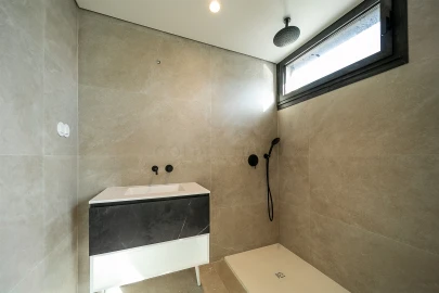Moradia T5 para Venda em Madalena