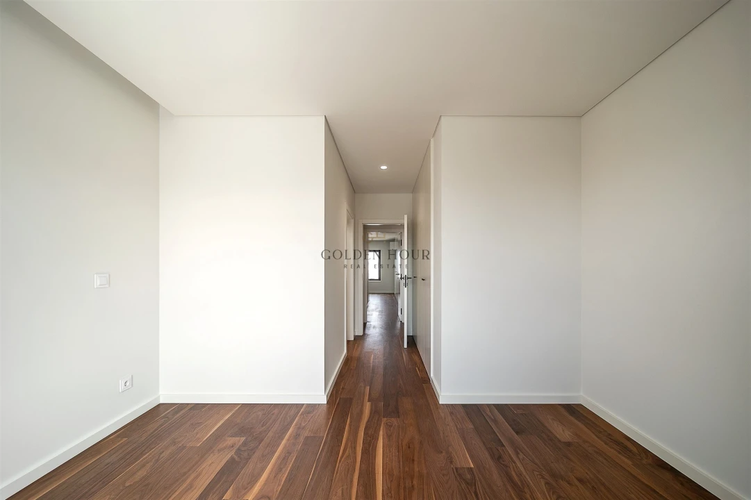 Apartamento T4 para Venda em Mafamude e Vilar do Paraíso Foto 58