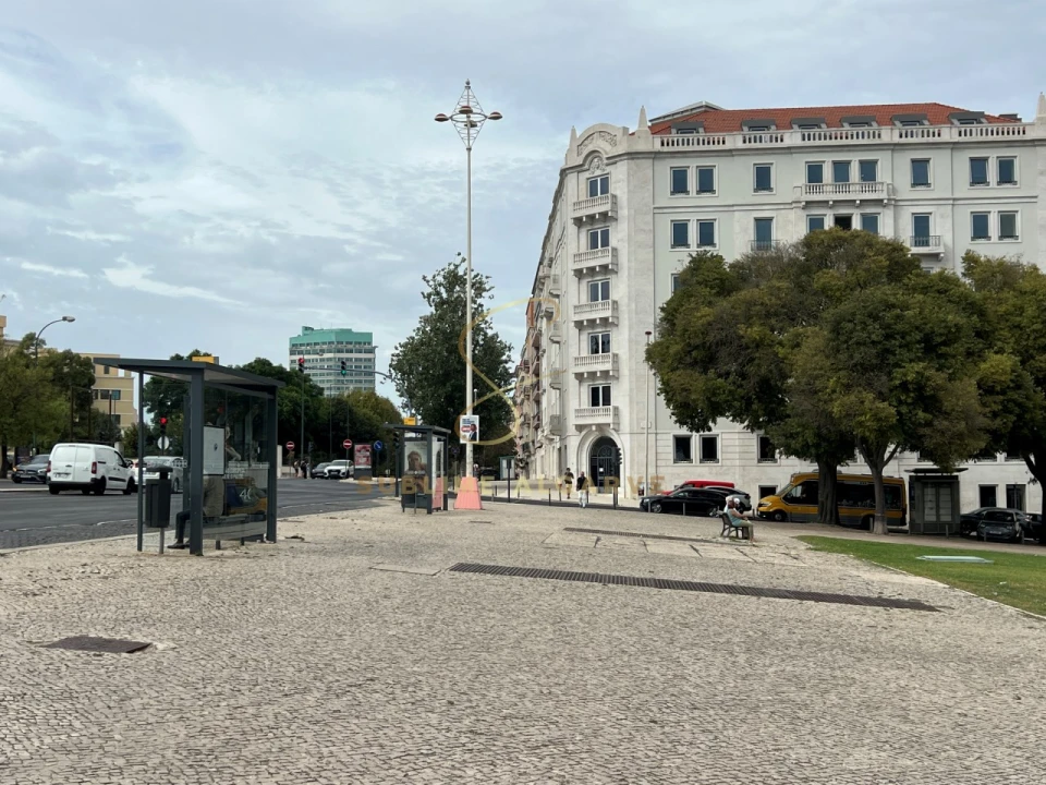 Apartamento T4 para Venda em Arroios Foto 1
