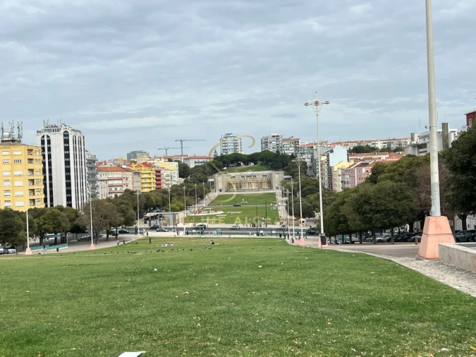 Apartamento T4 para Venda em Arroios Foto 2