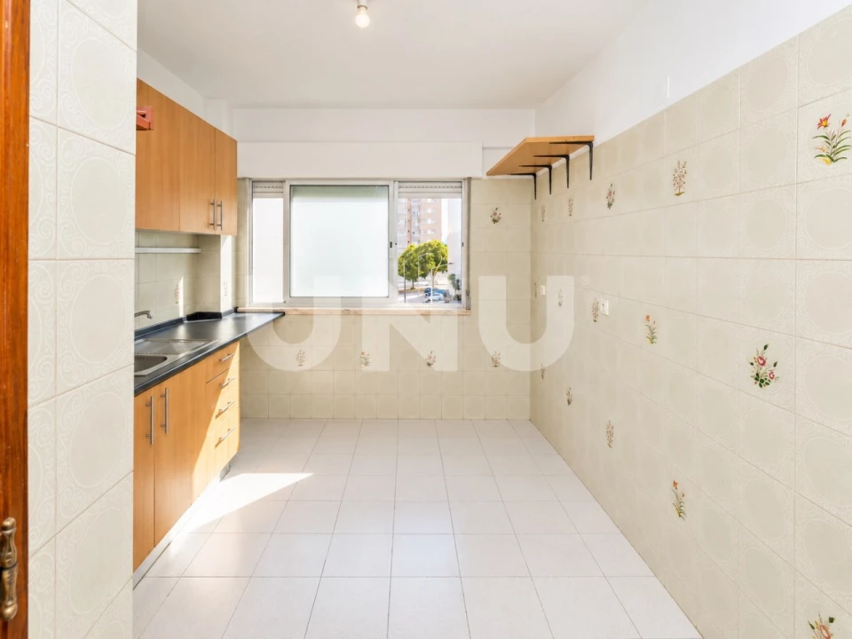 Apartamento T2 para Venda em Carregado e Cadafais Foto 3