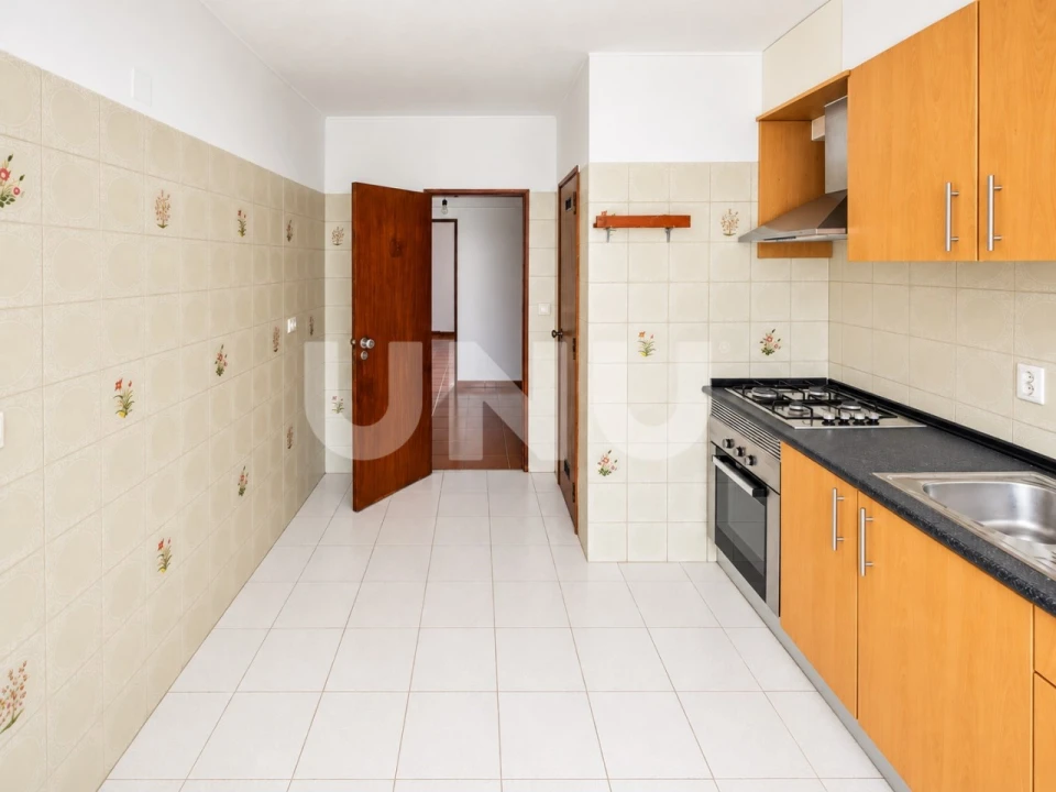 Apartamento T2 para Venda em Carregado e Cadafais Foto 4