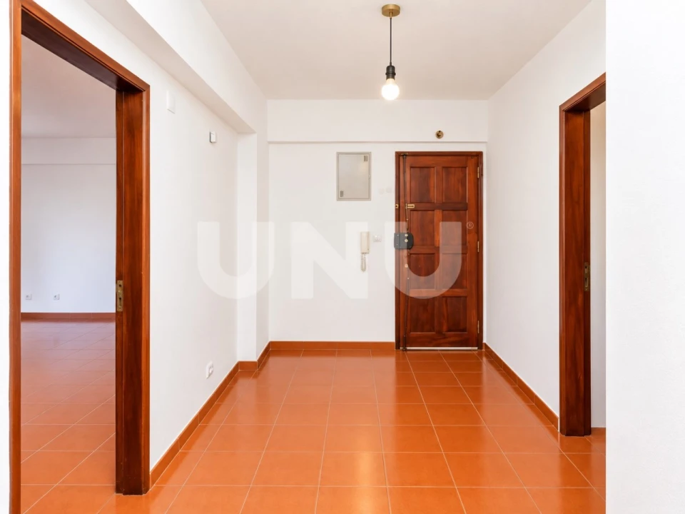 Apartamento T2 para Venda em Carregado e Cadafais Foto 7