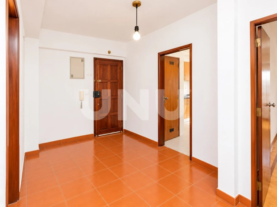 Apartamento T2 para Venda em Carregado e Cadafais Foto 8