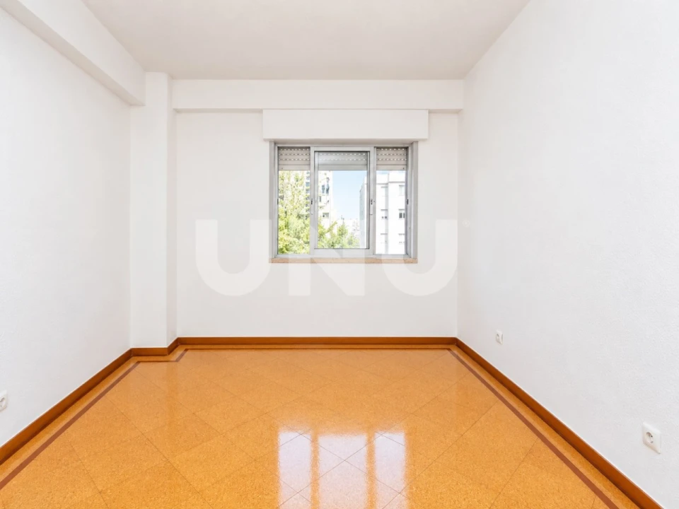 Apartamento T2 para Venda em Carregado e Cadafais Foto 14