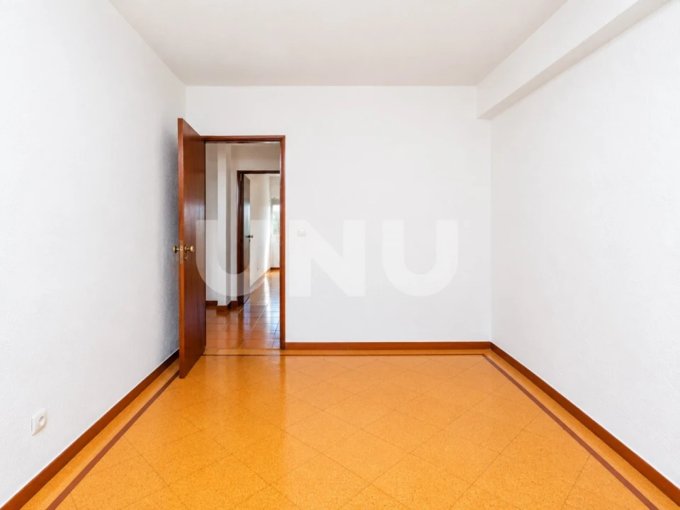 Apartamento T2 para Venda em Carregado e Cadafais Foto 15