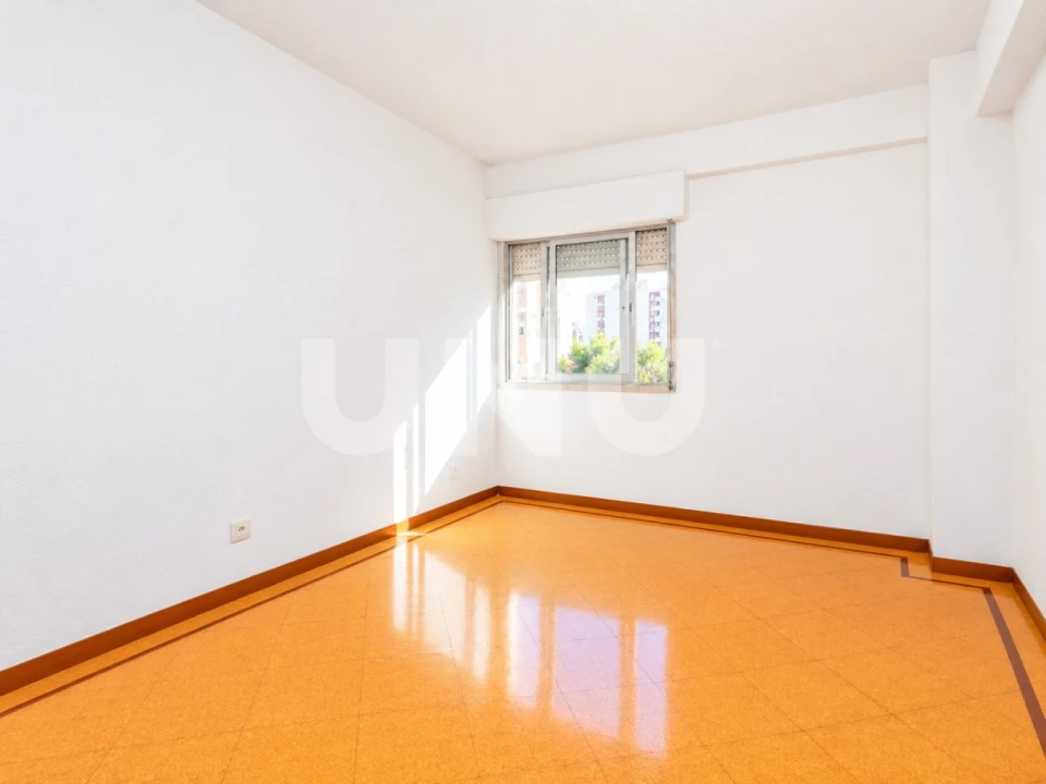 Apartamento T2 para Venda em Carregado e Cadafais Foto 23