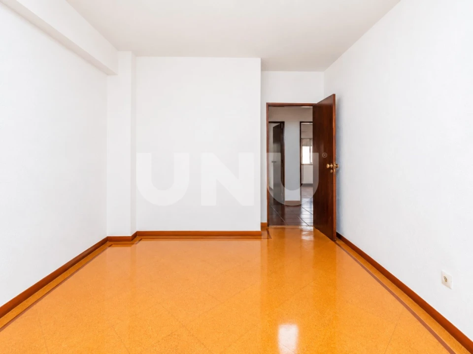 Apartamento T2 para Venda em Carregado e Cadafais Foto 25
