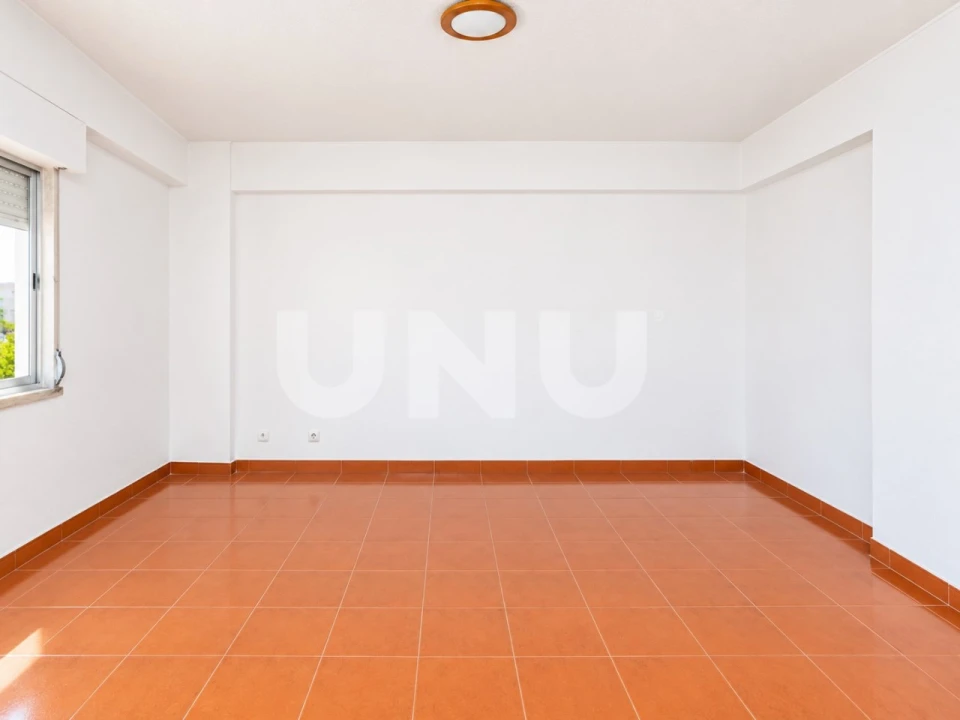 Apartamento T2 para Venda em Carregado e Cadafais Foto 11