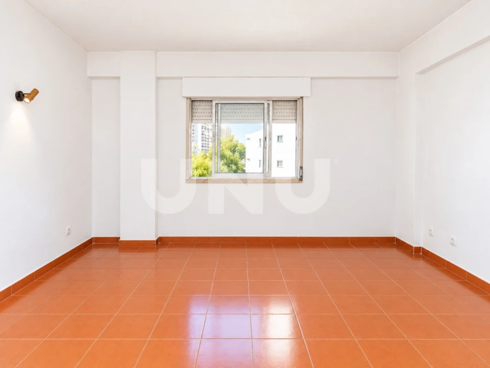 Apartamento T2 para Venda em Carregado e Cadafais Foto 12