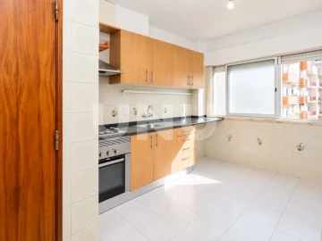 Apartamento T2 para Venda em Carregado e Cadafais