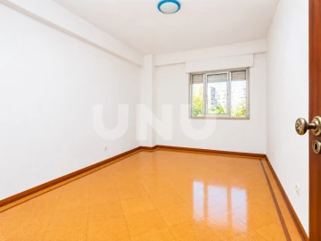 Apartamento T2 para Venda em Carregado e Cadafais