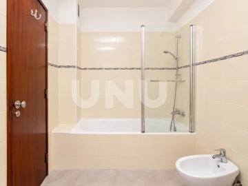 Apartamento T2 para Venda em Carregado e Cadafais