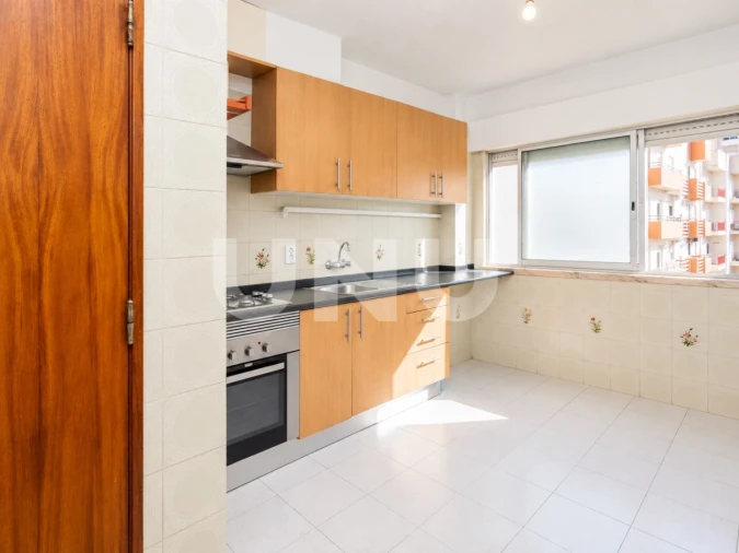Apartamento T2 para Venda em Carregado e Cadafais Foto 6