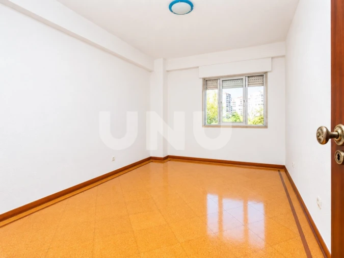 Apartamento T2 para Venda em Carregado e Cadafais Foto 17