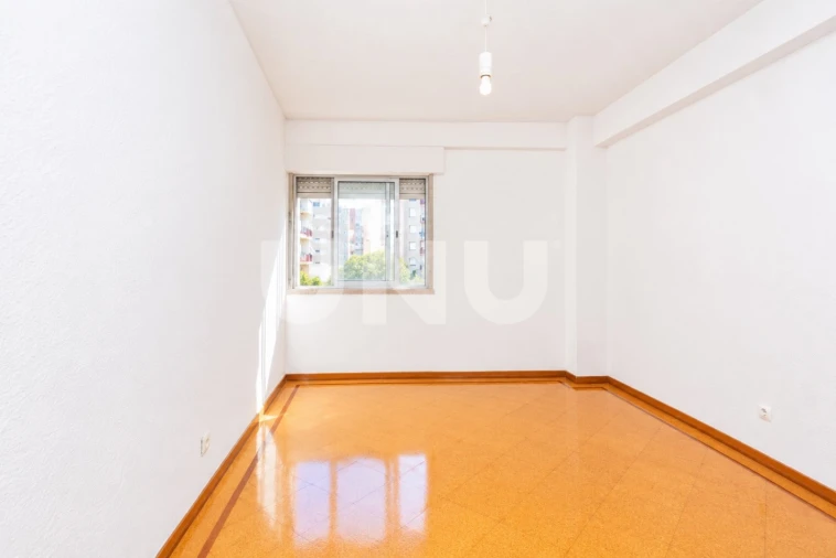 Apartamento T2 para Venda em Carregado e Cadafais Foto 22