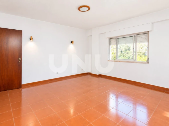 Apartamento T2 para Venda em Carregado e Cadafais Foto 13