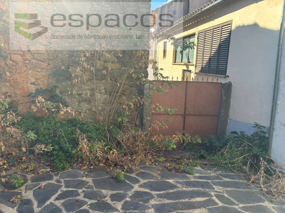 Moradia T2 para Venda em Lavacolhos Foto 51