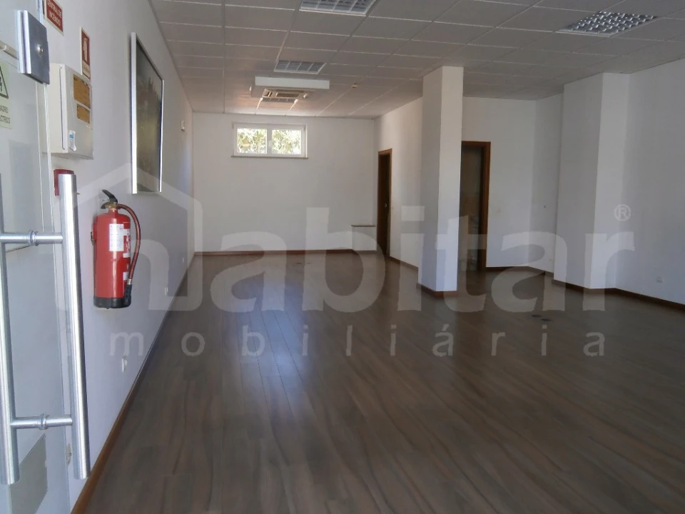 Loja para Arrendamento em Benavente Foto 2