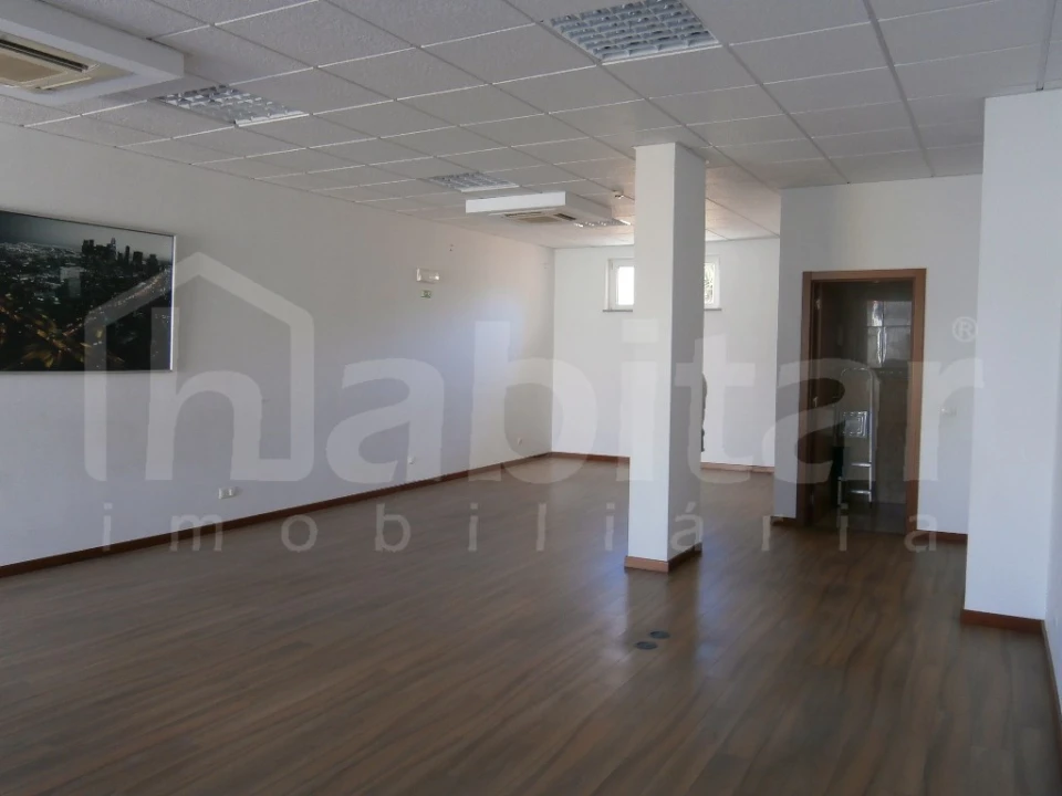 Loja para Arrendamento em Benavente Foto 3