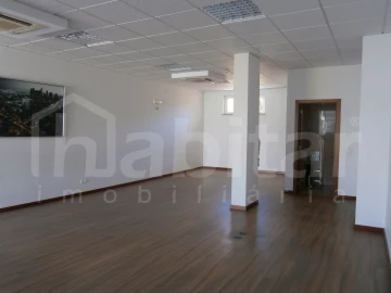 Loja para Arrendamento em Benavente