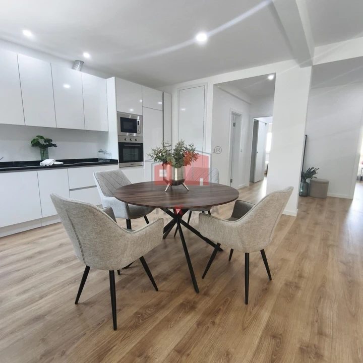 Apartamento T3 para Venda em Benfica Foto 9