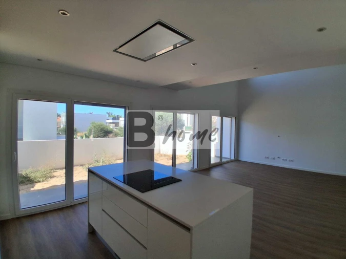 Moradia T4 para Venda em Laranjeiro e Feijó Foto 8