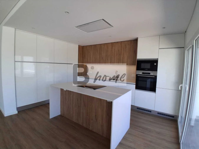 Moradia T4 para Venda em Laranjeiro e Feijó Foto 6