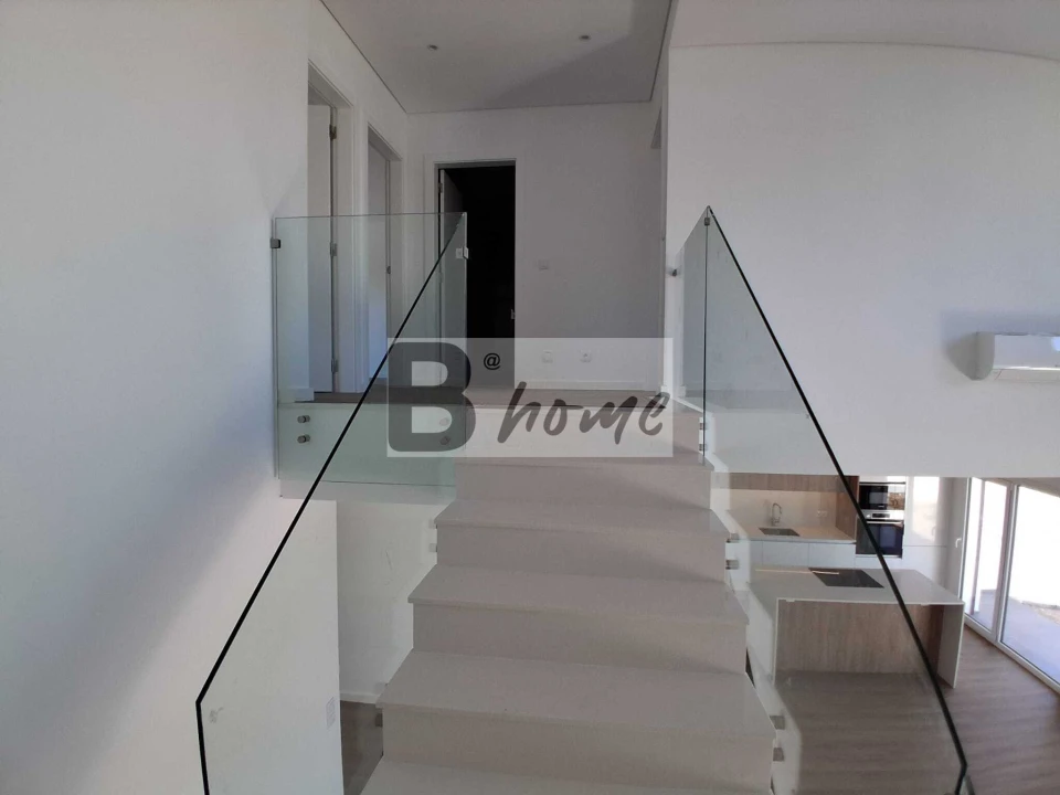 Moradia T4 para Venda em Laranjeiro e Feijó Foto 15
