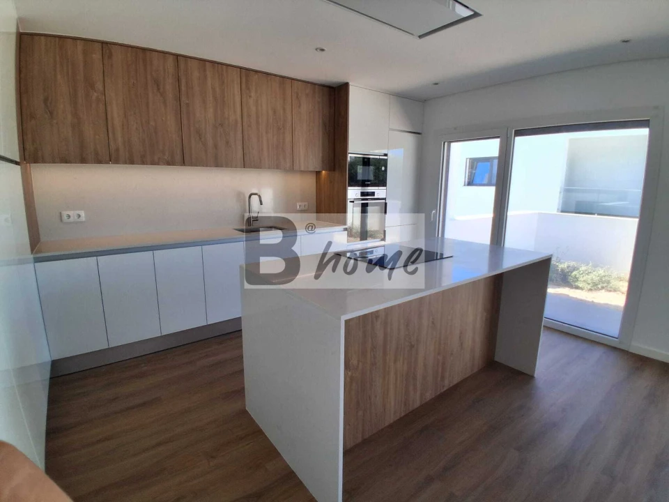 Moradia T4 para Venda em Laranjeiro e Feijó Foto 7