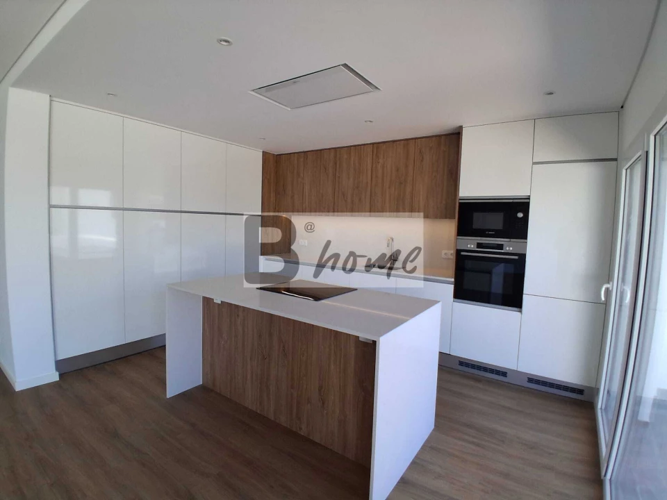 Moradia T4 para Venda em Laranjeiro e Feijó Foto 6