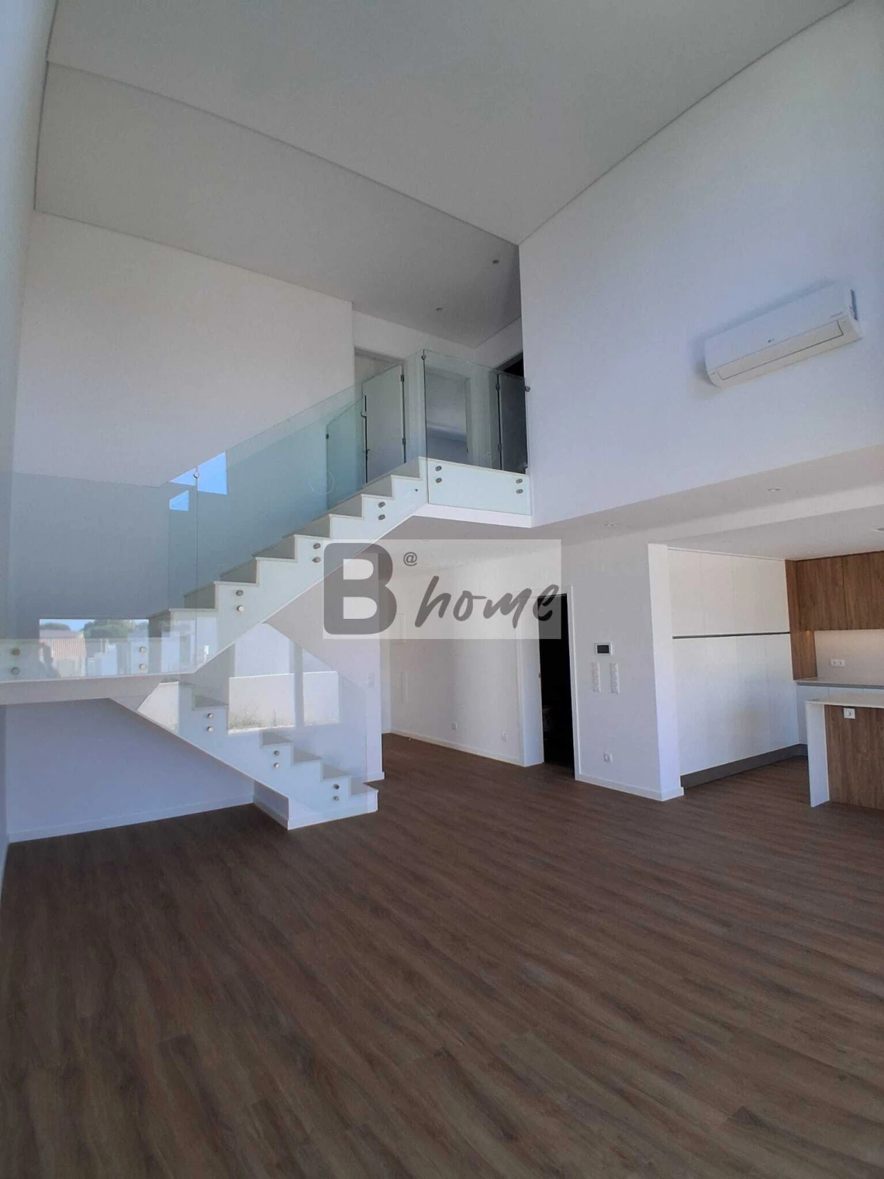 Moradia T4 para Venda em Laranjeiro e Feijó Foto 14