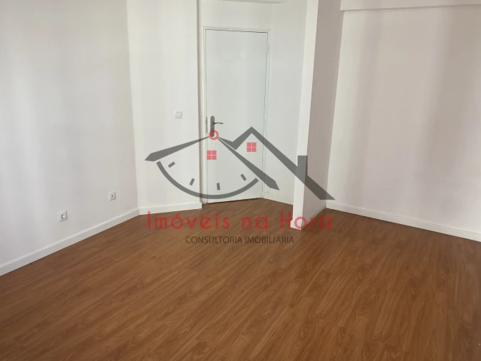 Apartamento T3 para Venda em Algueirão-Mem Martins Foto 5