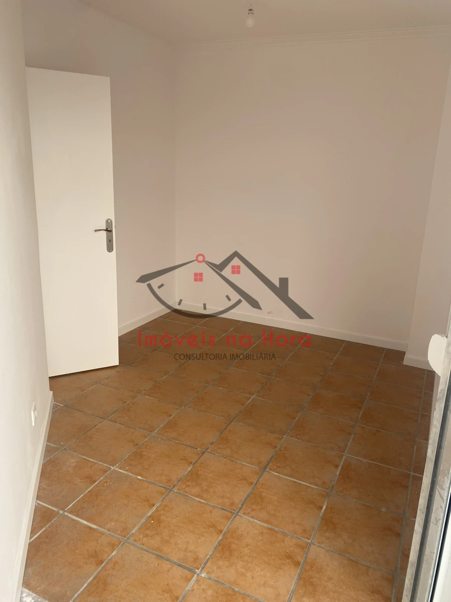 Apartamento T3 para Venda em Algueirão-Mem Martins Foto 10