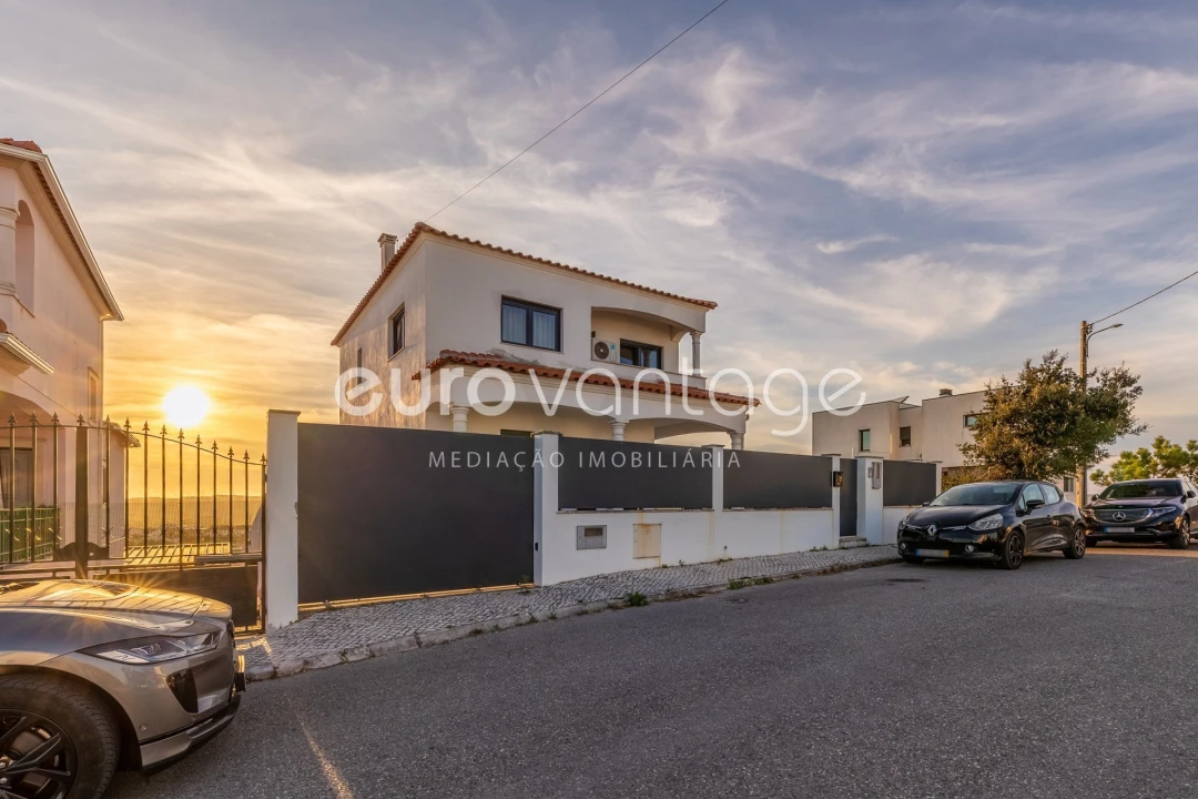 Moradia T3 para Venda em Marrazes e Barosa Foto 1