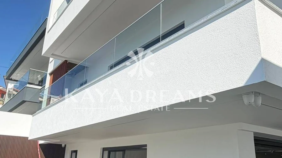 Moradia T5 para Venda em Pontinha e Famões
