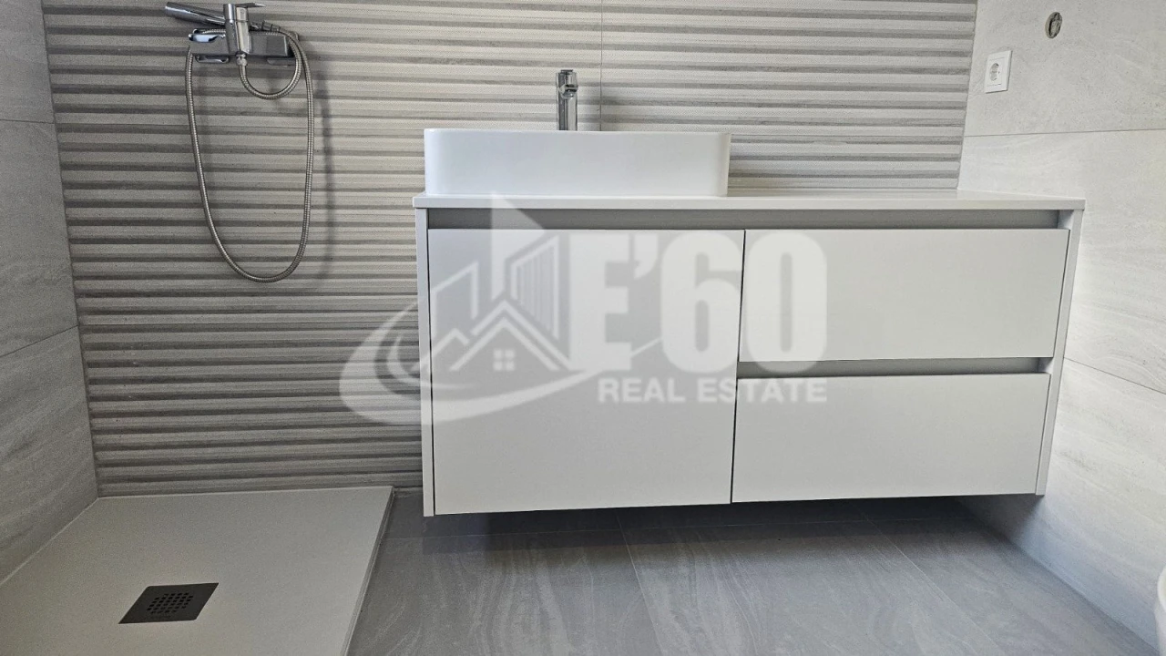Apartamento T1 para Venda em Espinho Foto 7