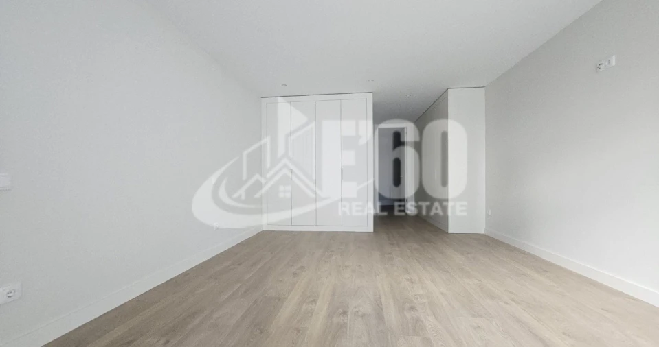 Apartamento T1 para Venda em Espinho Foto 3