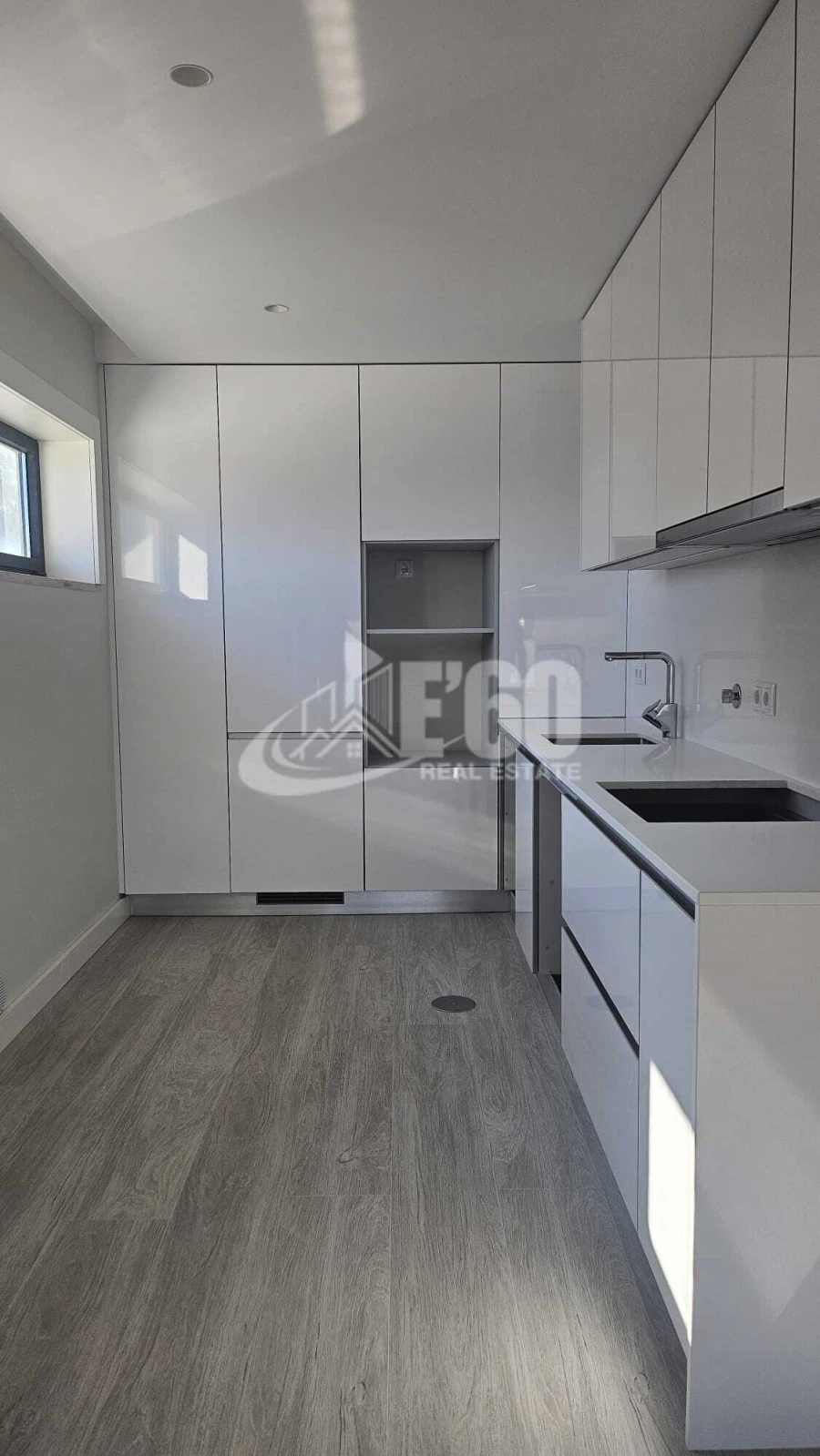 Apartamento T1 para Venda em Espinho Foto 6