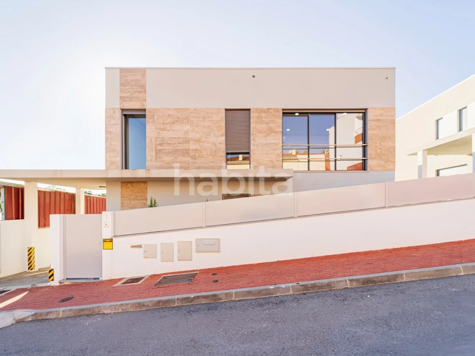 Moradia T4 para Venda em Santo Antonio dos Olivais Foto 40
