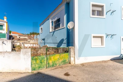 Moradia T3 para Venda em Azueira e Sobral da Abelheira